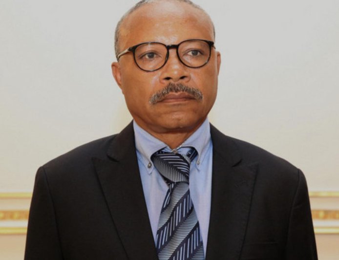 LÚCIO GONÇALVES AMARAL SUBSTITUI JOÃO ERNESTO DOS SANTOS NO MINISTÉRIO DA DEFESA