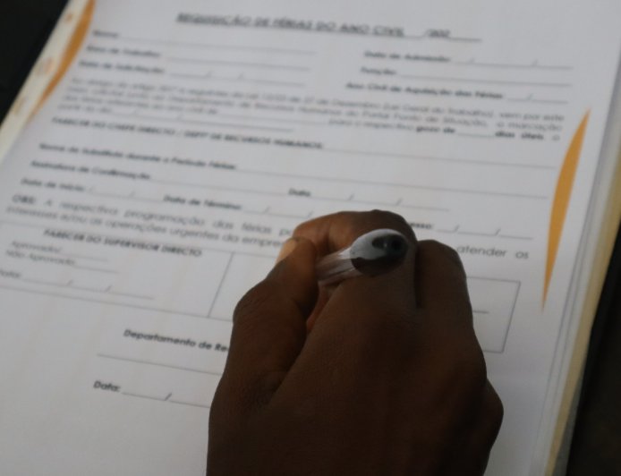 MAIORIA DOS TRABALHADORES EM ANGOLA TEM CONTRATOS VERBAIS