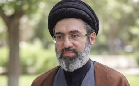 KHAMENEI AMEAÇA PRESENÇA DOS EUA NO MÉDIO ORIENTE