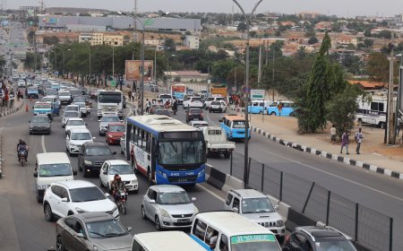 TRÂNSITO EM LUANDA: VIAS REGISTAM CONGESTIONAMENTO E CIRCULAÇÃO LENTA AO MEIO-DIA