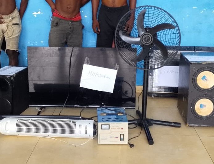 “SETE MBOAS” E AMIGOS DETIDOS POR ALEGADO ENVOLVIMENTO EM ASSALTO