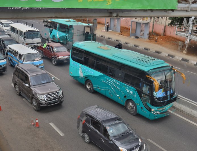 TRÂNSITO INTENSO CONDICIONA CIRCULAÇÃO EM VÁRIAS ARTÉRIAS DE LUANDA