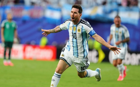 ARGENTINA VENCE ARGÉLIA NA ESTREIA DA COPA E MESSI FAZ ACTUAÇÃO HISTÓRICA