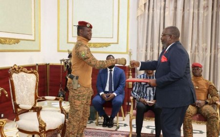 EMBAIXADOR ANGOLANO APRESENTA CREDENCIAIS A IBRAHIM TRAORÉ E REFORÇA COOPERAÇÃO ENTRE ANGOLA E BURKINA FASO