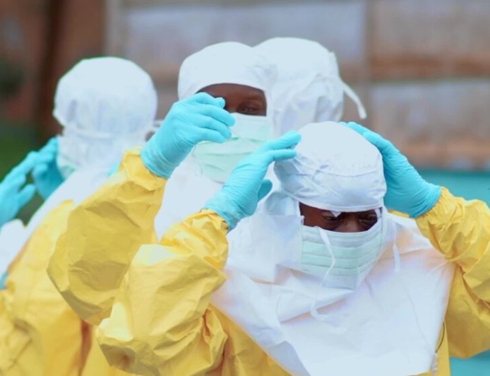 CASOS DE ÉBOLA NA RDC SOBEM PARA 452 E AUTORIDADES ALERTAM PARA RÁPIDA TRANSMISSÃO COMUNITÁRIA   