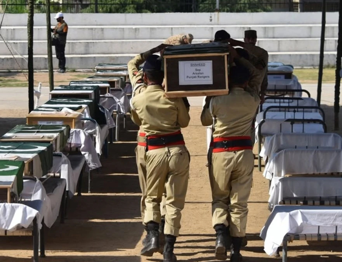 QUEDA DE HELICÓPTERO NA CAXEMIRA PAQUISTANESA MATA 22 MILITARES