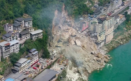 DESLIZAMENTO DE TERRA DEIXA 8 MORTOS E 34 DESAPARECIDOS NA CHINA