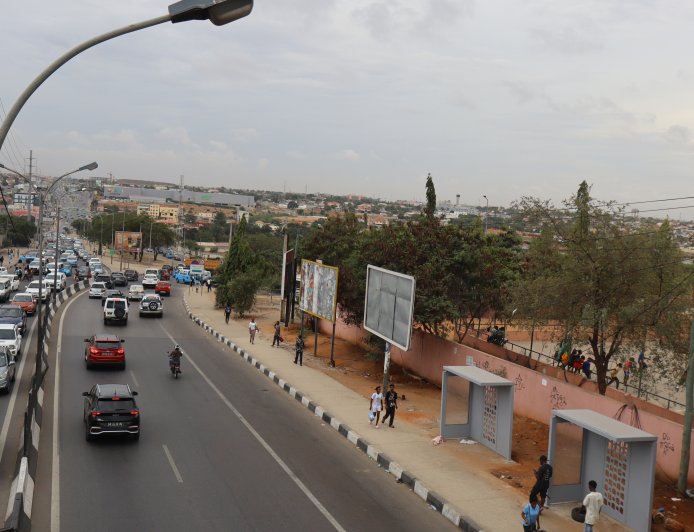 TRÂNSITO EM LUANDA: CIRCULAÇÃO CONDICIONADA EM VÁRIAS ARTÉRIAS DA CAPITAL