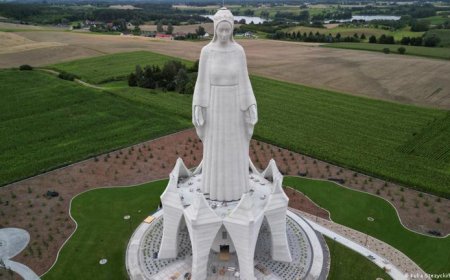 POLÓNIA INAUGURA ESTÁTUA DE NOSSA SENHORA COM MAIS DE 55 METROS