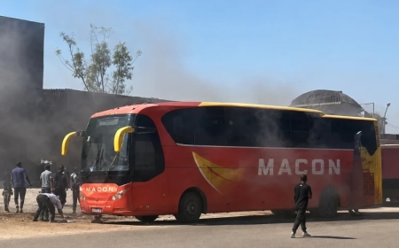 AUTOCARRO DA MACON EMITE FUMAÇA E ASSUSTA PASSAGEIROS NO LUBANGO