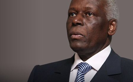 JOSÉ EDUARDO DOS SANTOS: O ARQUITETO DA PAZ QUE GOVERNOU ANGOLA POR 38 ANOS