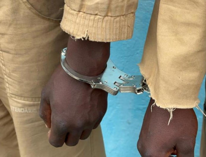OFICIAIS PRISIONAIS ACUSADOS DE LIBERTAR RECLUSO MEDIANTE PAGAMENTO DE TRÊS MILHÕES DE KWANZAS