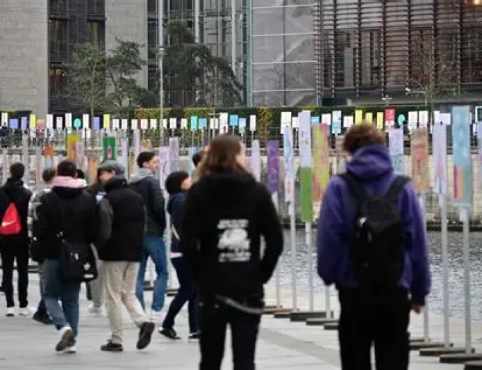 MOSCOVO RESPONDE A BERLIM E MANDA FECHAR CENTROS CULTURAIS ALEMÃES