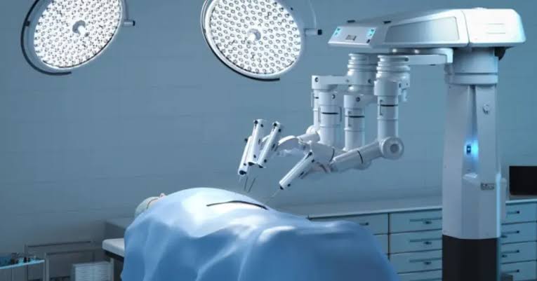 ROBÔ REALIZA CIRURGIA TOTALMENTE AUTÓNOMA ORIENTADO POR INTELIGÊNCIA ARTIFICIAL 