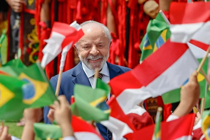 LULA DA SILVA FORMALIZA CANDIDATURA AO QUARTO MANDATO PRESIDENCIAL NO BRASIL