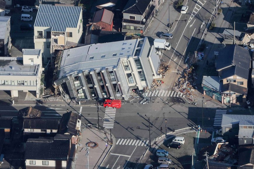 TERRAMOTO NO JAPÃO PROVOCA EXPLOSÃO EM CENTRO COMERCIAL E FAZ MORTOS E FERIDOS