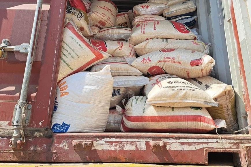 AUTORIDADES ELIMINAM DUAS TONELADAS DE ARROZ IMPRÓPRIO PARA CONSUMO EM BENGUELA