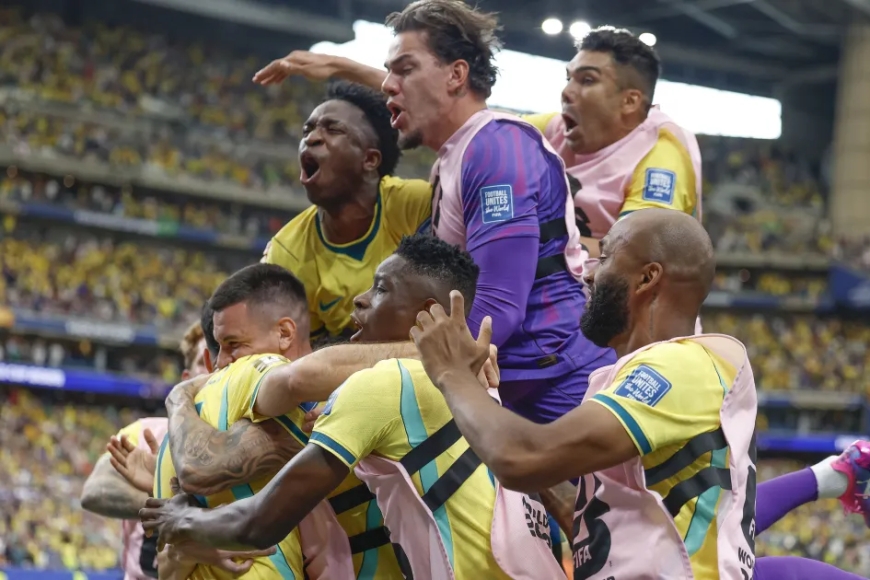 ‘‘MAIS PRÓXIMOS DO HEXA?’’ BRASIL FAZ REMONTADA E GARANTE LUGAR NOS OITAVOS DE FINAL