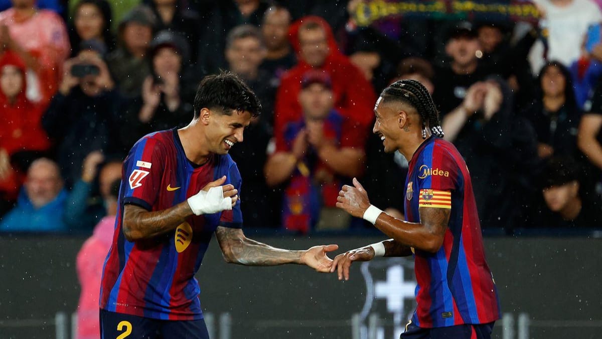 BARCELONA ‘‘DESPACHA’’ RACING COM GOLAÇO DE CANCELO E HAT-TRICK DE RAPHINHA
