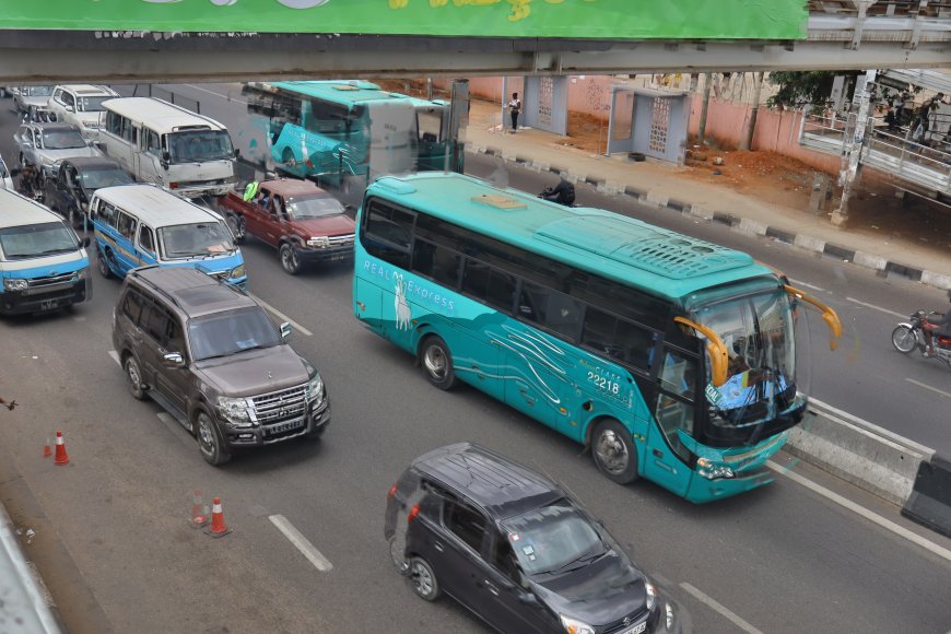 TRÂNSITO INTENSO CONDICIONA CIRCULAÇÃO EM VÁRIAS VIAS DE LUANDA