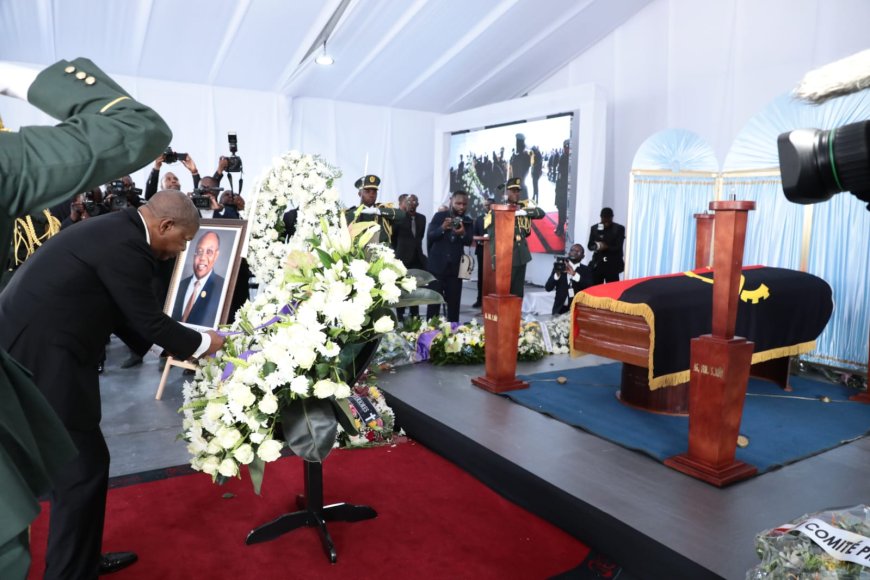PRESIDENTE DA REPÚBLICA PRESTA ÚLTIMA HOMENAGEM A MANUEL AUGUSTO