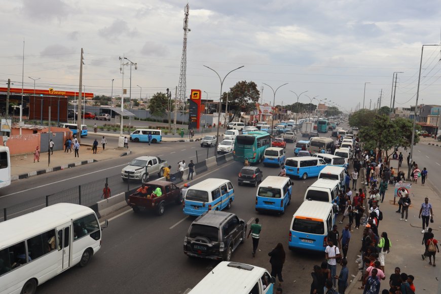 LUANDA EM MARCHA LENTA: CONGESTIONAMENTOS DOMINAM PRINCIPAIS ARTÉRIAS DA CIDADE