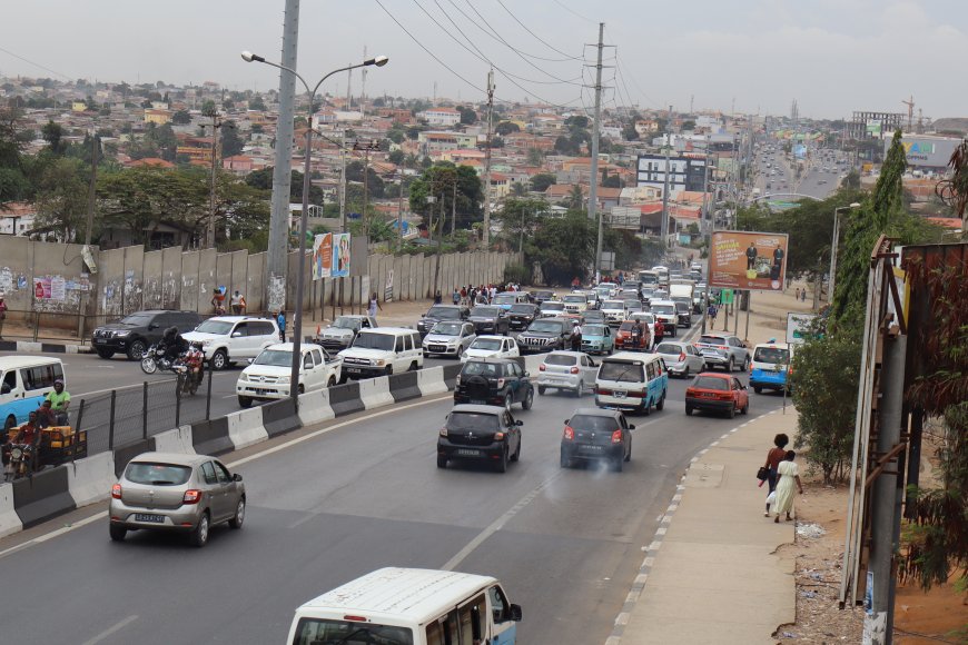 TRÂNSITO INTENSO CONDICIONA CIRCULAÇÃO EM VÁRIAS ARTÉRIAS DE LUANDA