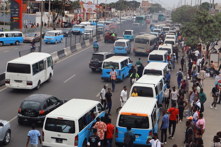 LUTO NACIONAL GERA CONFUSÃO ENTRE ANGOLANOS E COMPLICA MOBILIDADE EM LUANDA