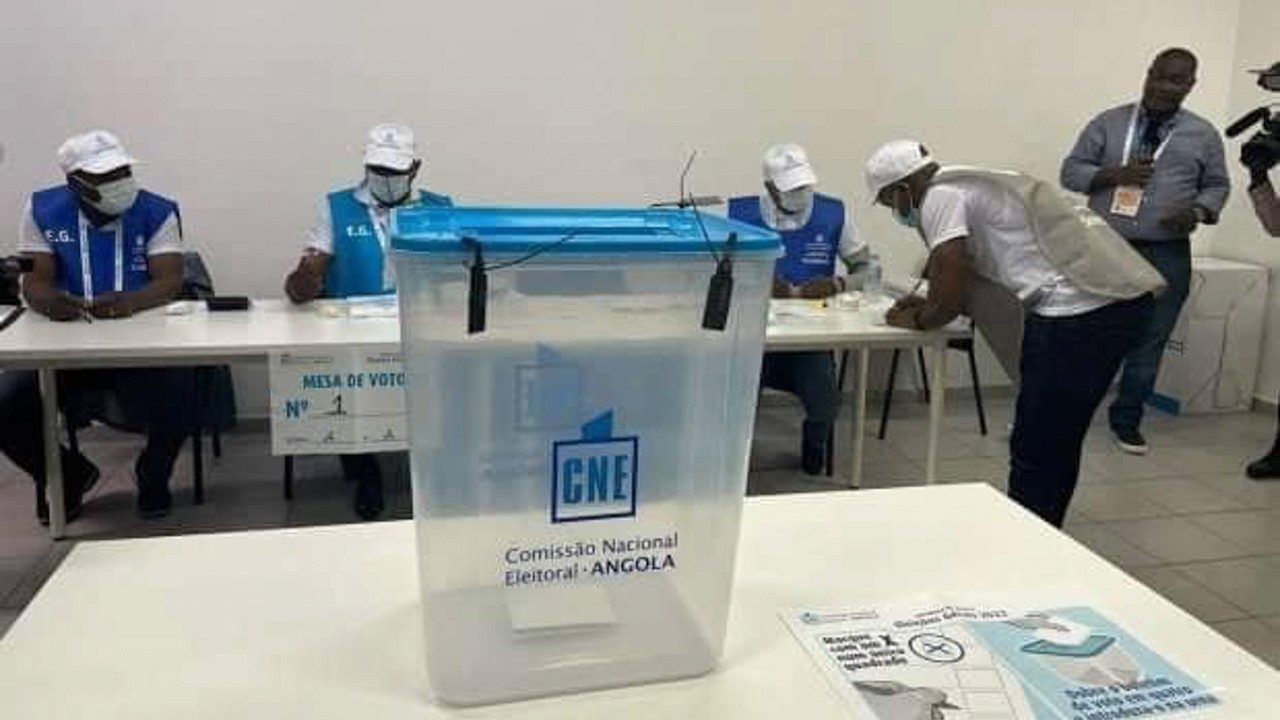 ELEIÇÕES EM DEBATE: LUANDA RECEBE ENCONTRO COM PARTIDOS E SOCIEDADE CIVIL