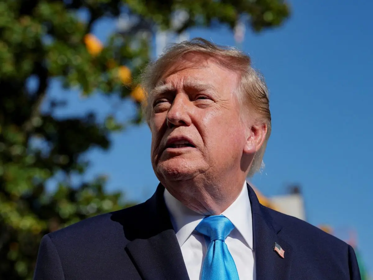 TRUMP CELEBRA VITÓRIA DE FLÁVIO BOLSONARO, MAS PREVÊ 2º TURNO APERTADO