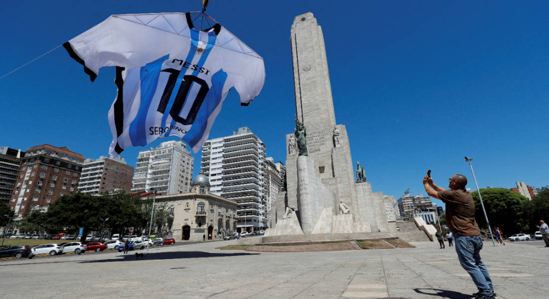 COM A DESPEDIDA DE MESSI A PERGUNTA É INEVITÁVEL: O QUE SERÁ DA ARGENTINA?