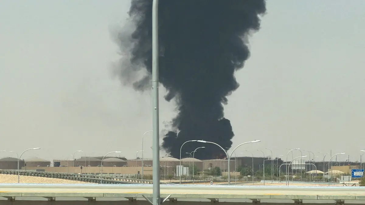 HOUTHIS DESAFIAM RIAD COM NOVOS ATAQUES A AEROPORTOS EM MEIO À OFENSIVA NO IÉMEN