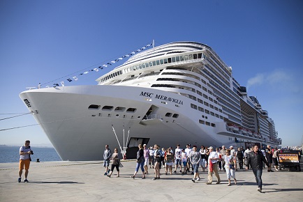 LUANDA RECEBE 158 TURISTAS A BORDO DE NAVIO DE CRUZEIRO INTERNACIONAL
