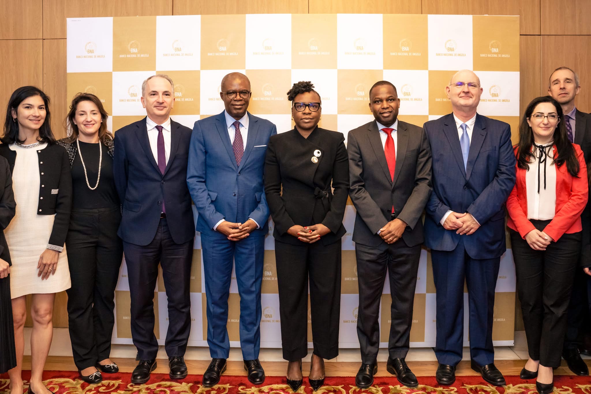 ANGOLA PROCURA NOVAS OPORTUNIDADES DE INVESTIMENTO NAS REUNIÕES DO FMI E BANCO MUNDIAL