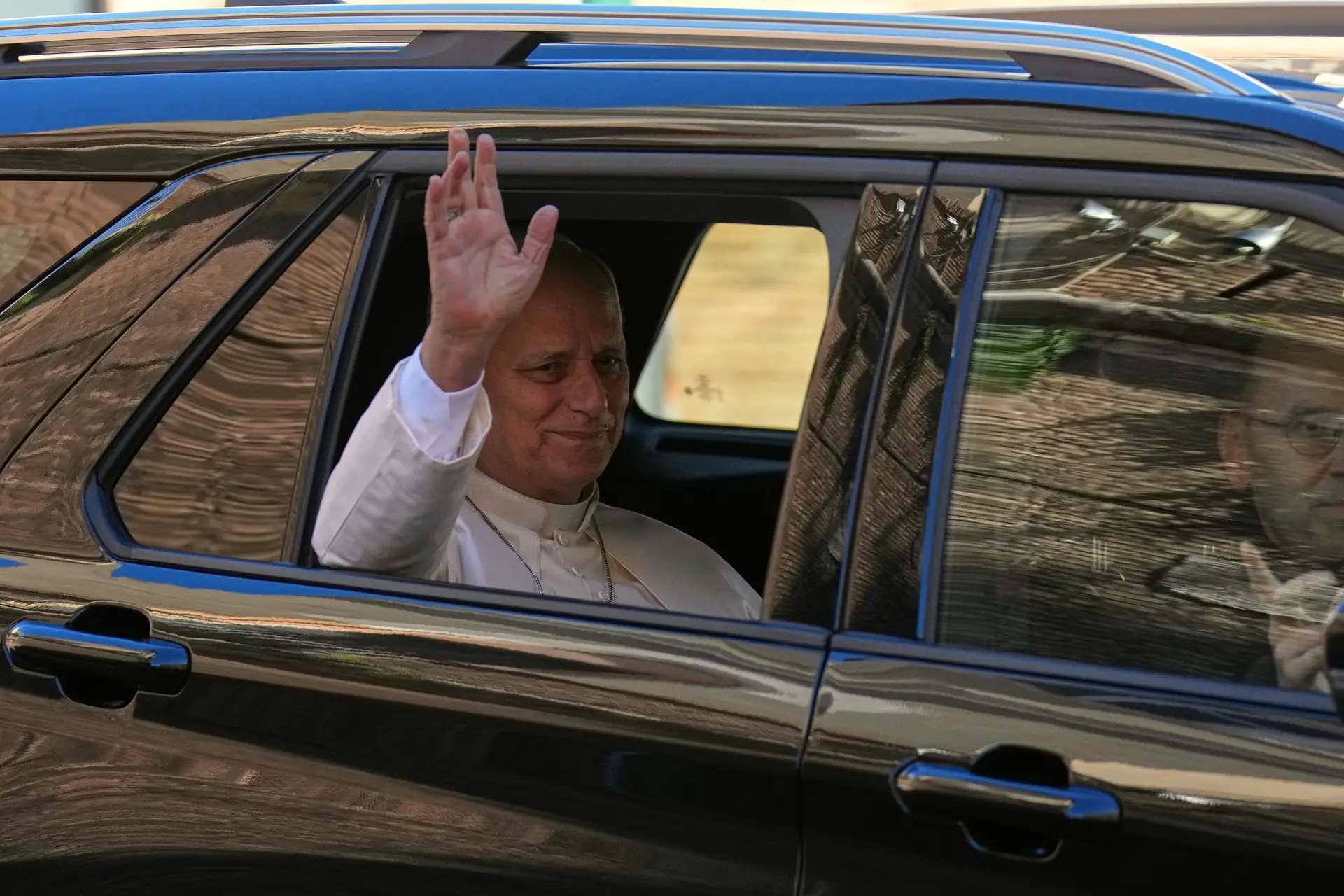 PAPA LEÃO XIV RECUPERA DE CIRURGIA AO PULMÃO APÓS DIAGNÓSTICO DE CANCRO