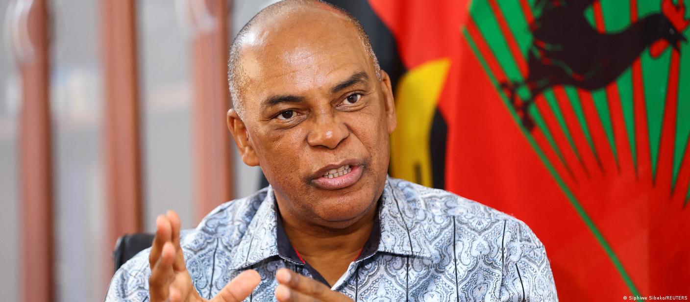 PRESIDENTE DA UNITA ALERTA QUE 4,5 MILHÕES DE CRIANÇAS ESTÃO FORA DA ESCOLA EM ANGOLA