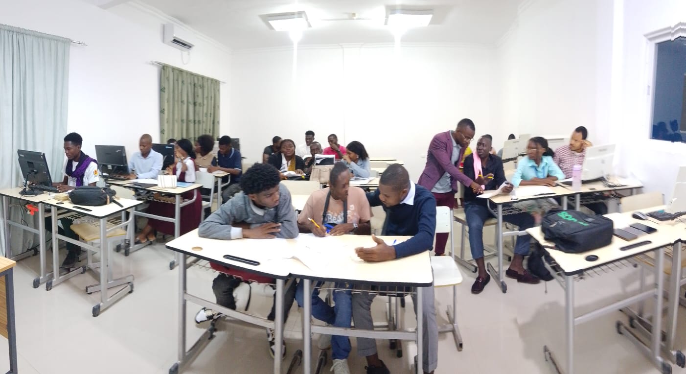 CONCURSO DE PROGRAMAÇÃO MOBILIZA UNIVERSITÁRIOS ANGOLANOS COM APOIO DA EASY PEOPLE