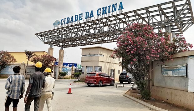 TRABALHADOR DETIDO POR SUSPEITA DE ASSASSINAR CHEFE CHINÊS E ROUBAR AVULTADAS SOMAS NO SEQUELE
