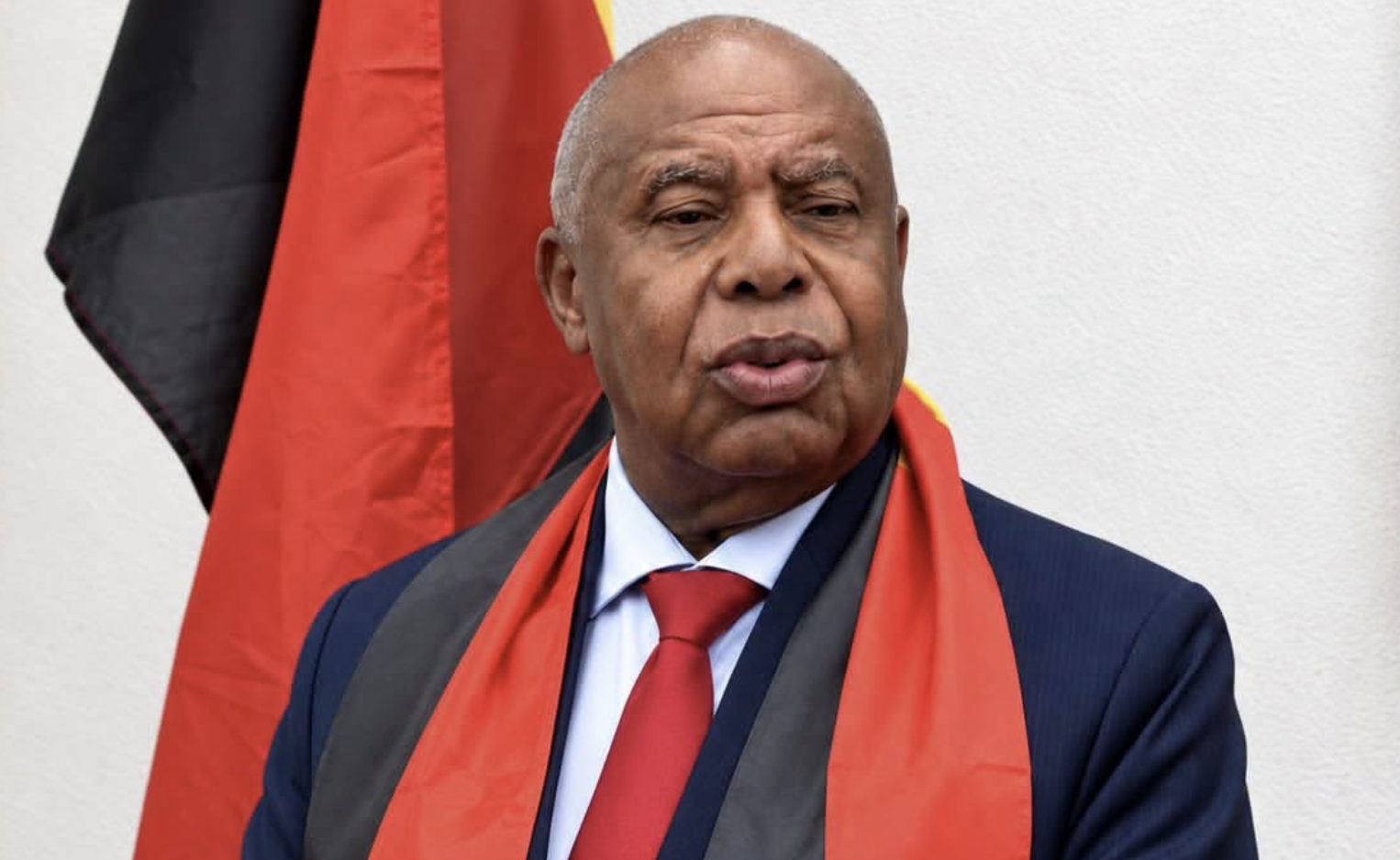 HIGINO CARNEIRO REAGE AO CHUMBO NO MPLA E DEIXA AVISO: “A MINHA HISTÓRIA NÃO TERMINA AQUI”