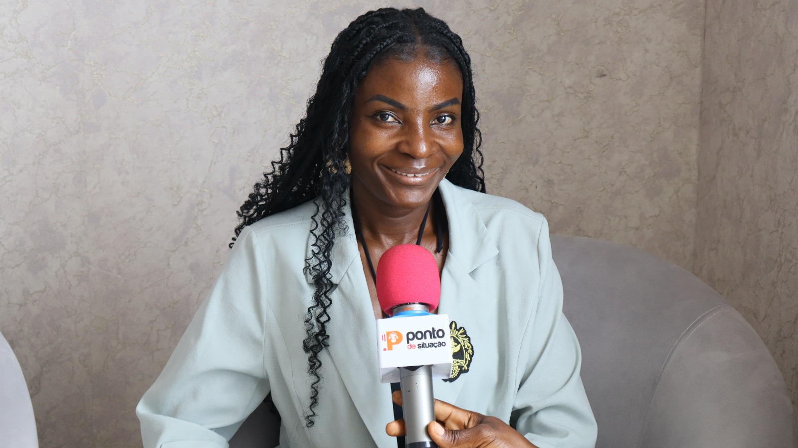 MARIA BUNGO DESAFIA PADRÕES DE BELEZA: “VESTIR BEM NÃO É VESTIR CARO”