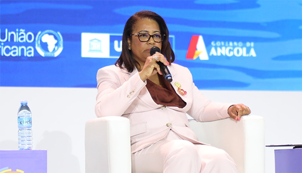 ÁGUA E ALTERAÇÕES CLIMÁTICAS DOMINAM INTERVENÇÃO DA MINISTRA DO AMBIENTE NA BIENAL DE LUANDA