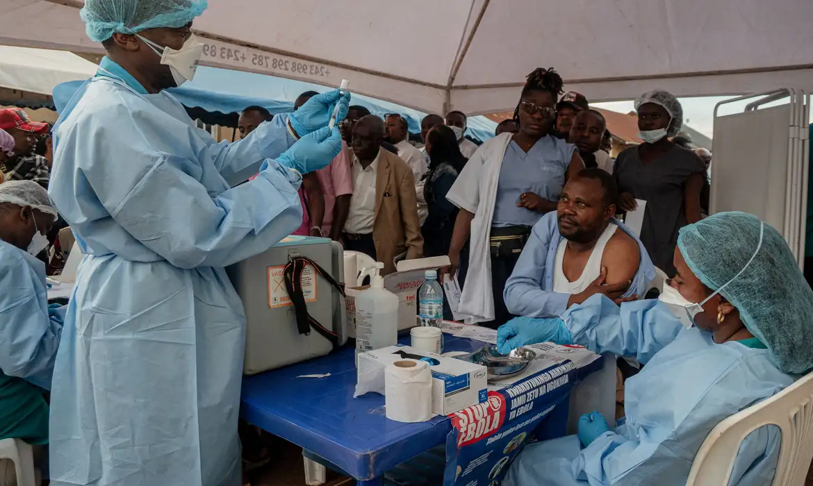 SURTO DE EBOLA NA RDC DEIXA MAIS DE CINCO MIL MORTOS